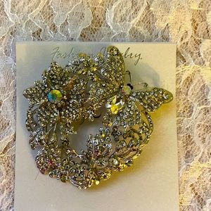 Women brooch pin
